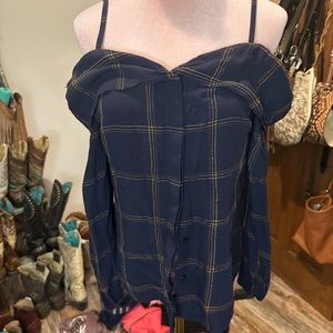 Button up cold shoulder top